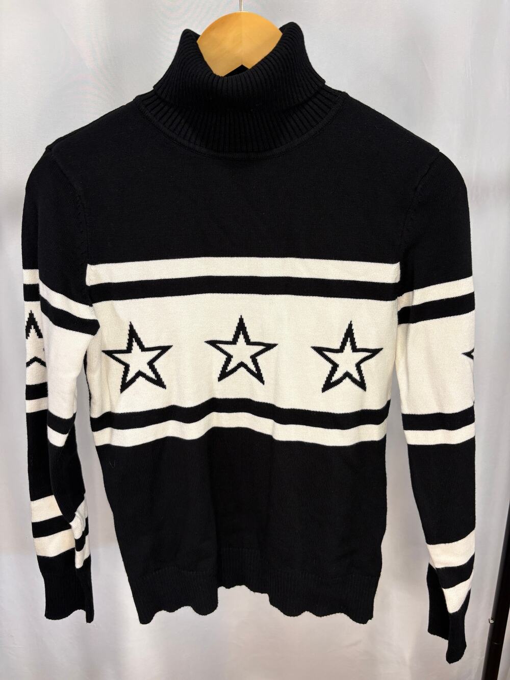 Antonio Melani Women’s M Black White Star Motif Turtleneck Sweater NWT